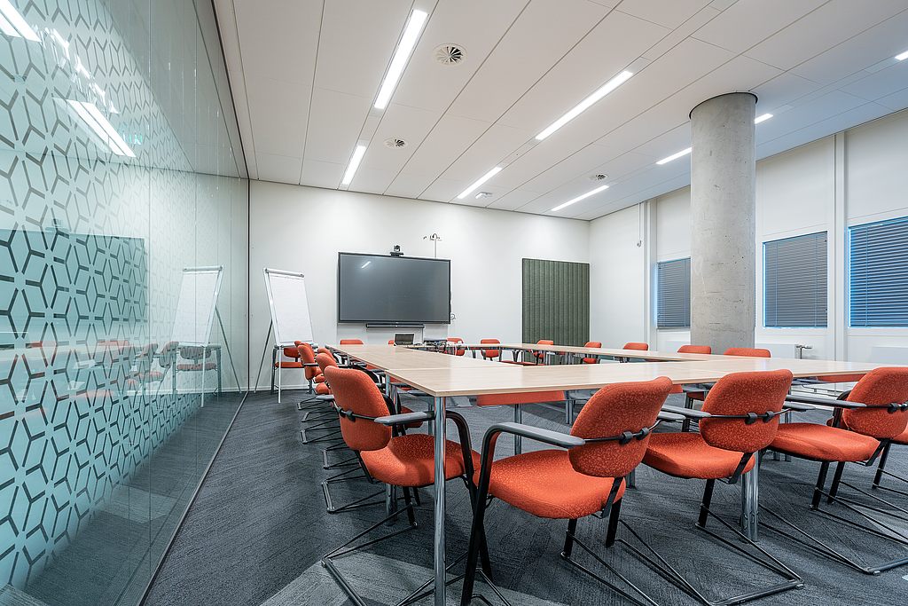 leerer Konferenzraum